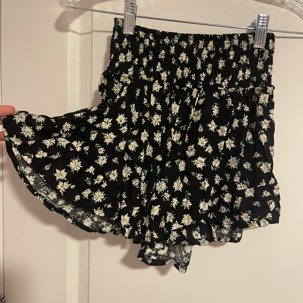 Never worn Summer high waisted shorts